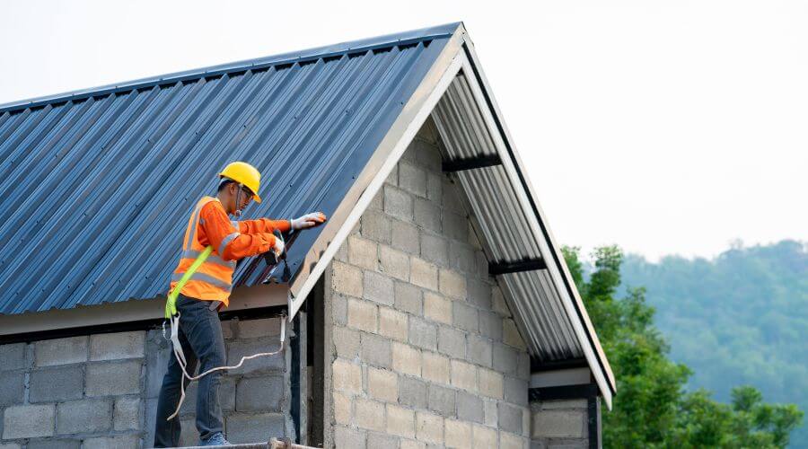 Professional residential roofers in Lonetree, WY